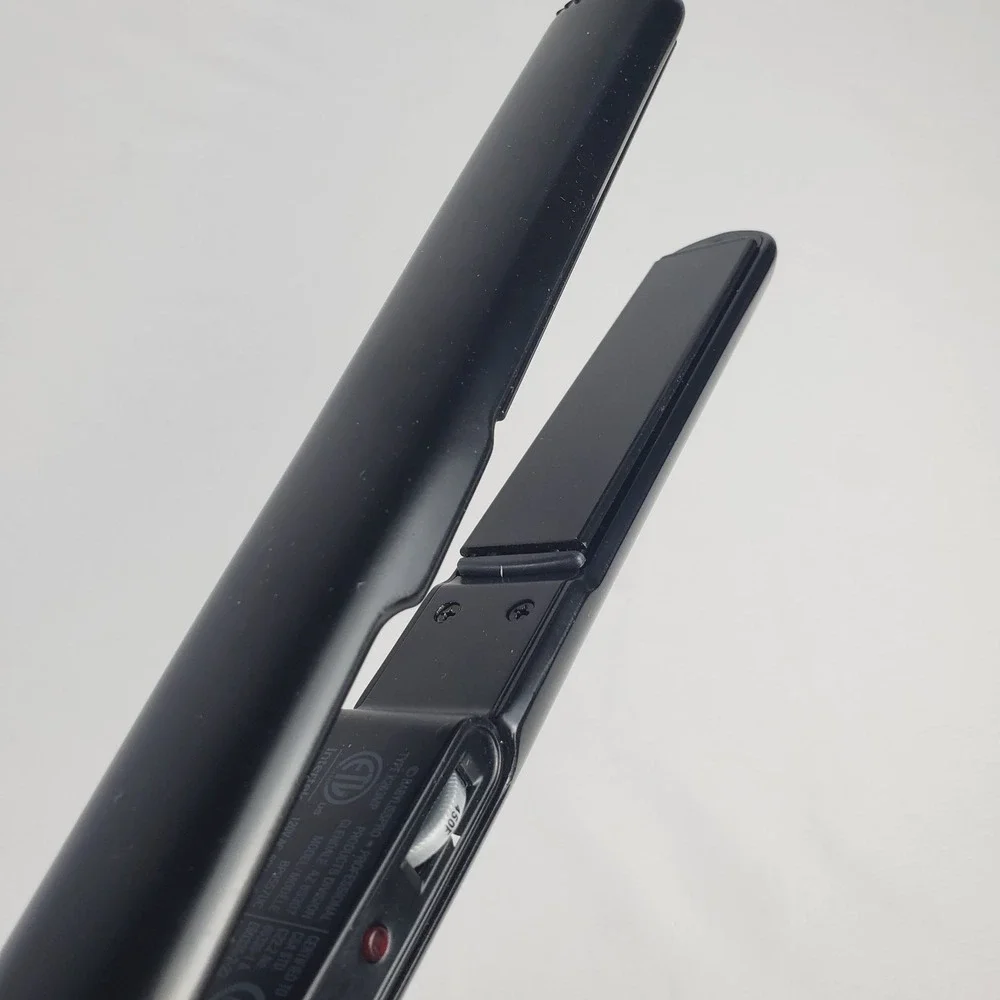 BaByliss PRO Porcelain Ceramic Hair Straightener 1